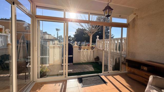 Townhouse with Solarium and Independent Room – Ideal for Families Needing Separate Spaces