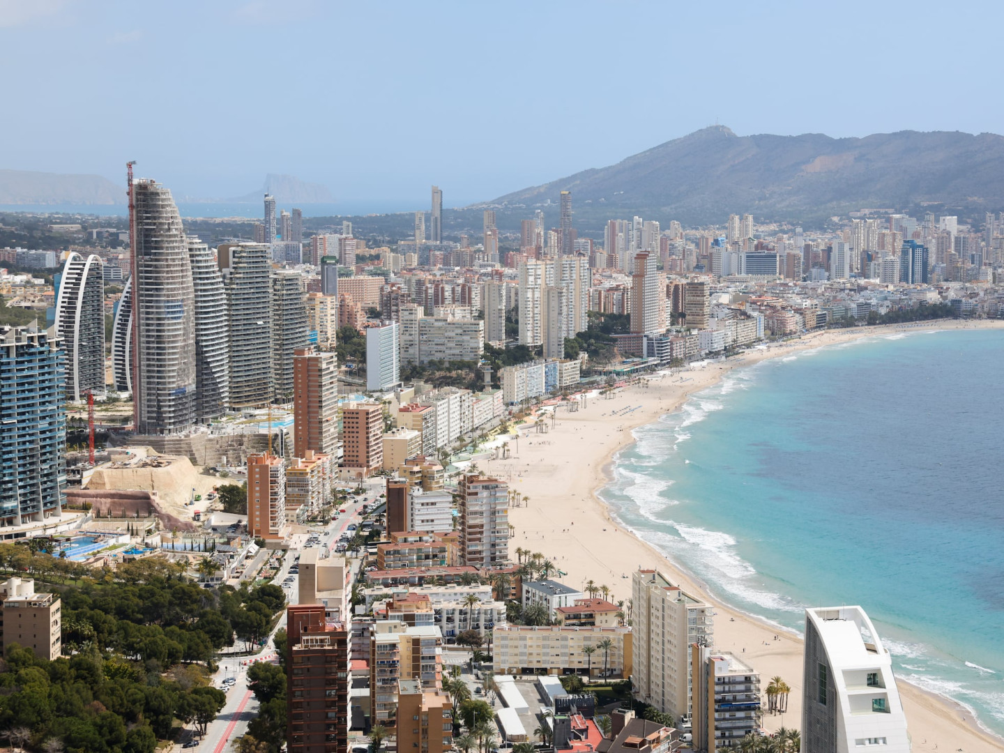 Most people only arrive in Costa Blanca for two weeks.